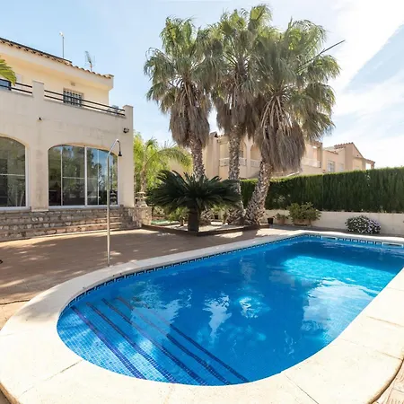 House With Private Pool *